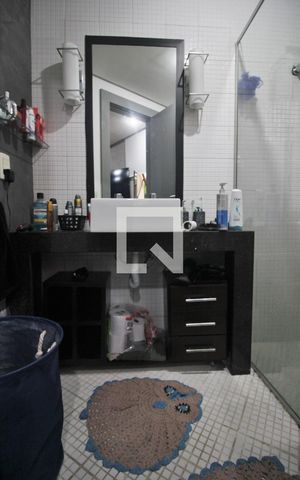 Apartamento à venda com 58m², 1 quarto e 2 vagasBanheiro da suíte