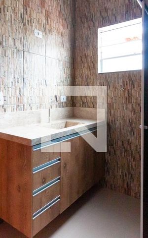 Casa à venda com 56m², 3 quartos e 4 vagas Casa à venda com 56m², 3 quartos e 4 vagasBanheiro da Suíte