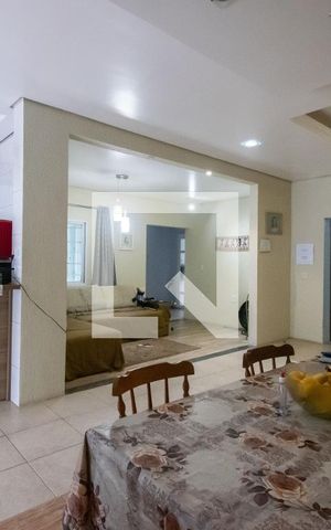 Casa à venda com 280m², 3 quartos e 3 vagasSala