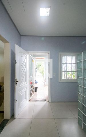 Casa à venda com 280m², 3 quartos e 3 vagasCorredor