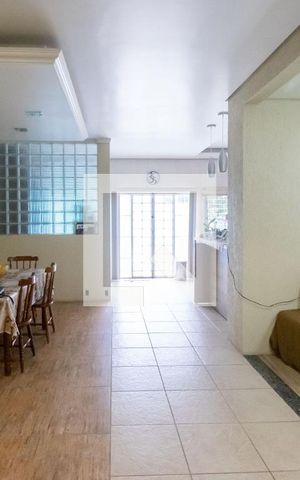 Casa à venda com 280m², 3 quartos e 3 vagasSala
