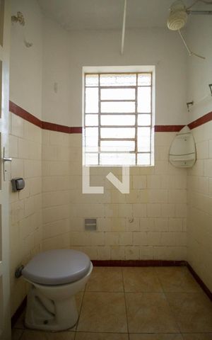Casa para alugar com 50m², 1 quarto e sem vaga Casa para alugar com 50m², 1 quarto e sem vagaBanheiro