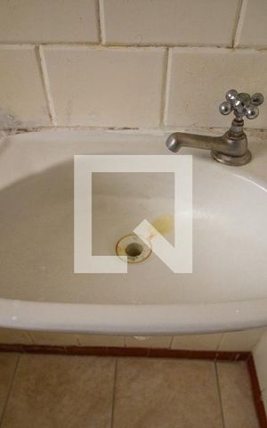 Casa para alugar com 50m², 1 quarto e sem vaga Casa para alugar com 50m², 1 quarto e sem vagaBanheiro