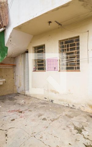 Casa para alugar com 50m², 1 quarto e sem vaga Casa para alugar com 50m², 1 quarto e sem vagaQuintal