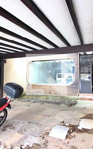 Casa à venda com 180m², 4 quartos e 2 vagasGaragem