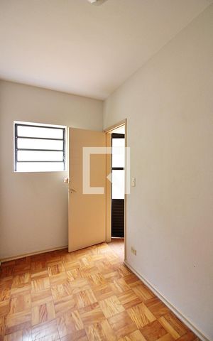 Casa à venda com 180m², 4 quartos e 2 vagasQuarto de Serviço