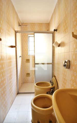 Casa à venda com 180m², 4 quartos e 2 vagasBanheiro do Quarto 1 - Suíte