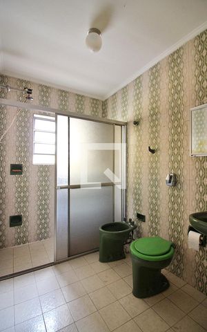 Casa à venda com 180m², 4 quartos e 2 vagasBanheiro Social