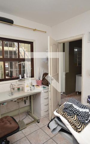 Casa à venda com 101m², 4 quartos e 2 vagasQuarto 3