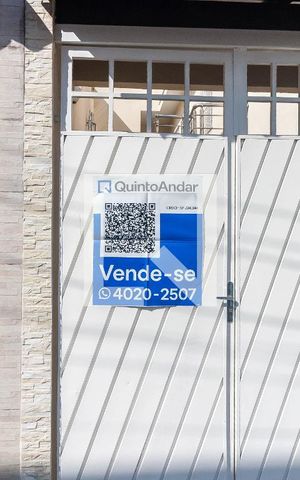 Casa à venda com 140m², 2 quartos e 2 vagas Casa à venda com 140m², 2 quartos e 2 vagasFachada - Placa Quinto Andar