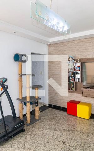 Casa à venda com 140m², 2 quartos e 2 vagas Casa à venda com 140m², 2 quartos e 2 vagasSala
