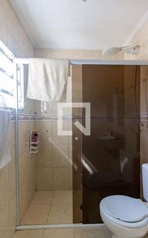 Casa à venda com 140m², 2 quartos e 2 vagas Casa à venda com 140m², 2 quartos e 2 vagasBanheiro da Suíte 2