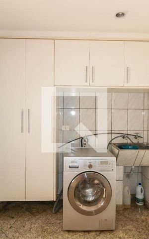 Casa à venda com 140m², 2 quartos e 2 vagas Casa à venda com 140m², 2 quartos e 2 vagasÁrea de Serviço