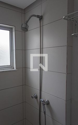 Apartamento à venda com 49m², 2 quartos e 1 vaga Apartamento à venda com 49m², 2 quartos e 1 vagaBanheiro