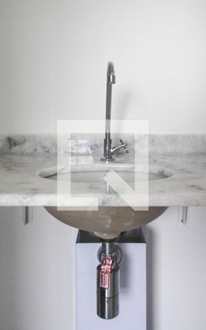 Apartamento à venda com 27m², 1 quarto e sem vaga Apartamento à venda com 27m², 1 quarto e sem vagaBanheiro da Suíte