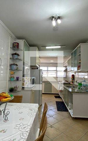 Apartamento à venda com 170m², 3 quartos e 2 vagasCozinha
