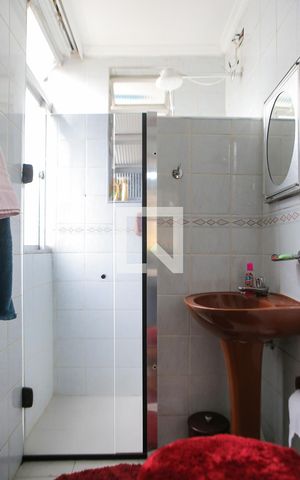 Apartamento para alugar com 90m², 2 quartos e 1 vaga Apartamento para alugar com 90m², 2 quartos e 1 vagaBanheiro da suíte