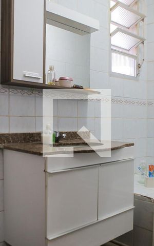 Apartamento para alugar com 90m², 2 quartos e 1 vaga Apartamento para alugar com 90m², 2 quartos e 1 vagaBanheiro