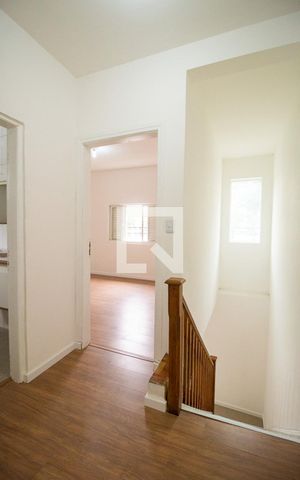 Casa para alugar com 70m², 2 quartos e sem vaga Casa para alugar com 70m², 2 quartos e sem vagaCorredor