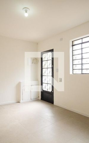 Casa para alugar com 70m², 2 quartos e sem vaga Casa para alugar com 70m², 2 quartos e sem vagaSala
