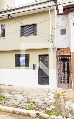 Casa para alugar com 70m², 2 quartos e sem vaga Casa para alugar com 70m², 2 quartos e sem vagaFachada