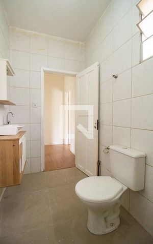 Casa para alugar com 70m², 2 quartos e sem vaga Casa para alugar com 70m², 2 quartos e sem vagaBanheiro