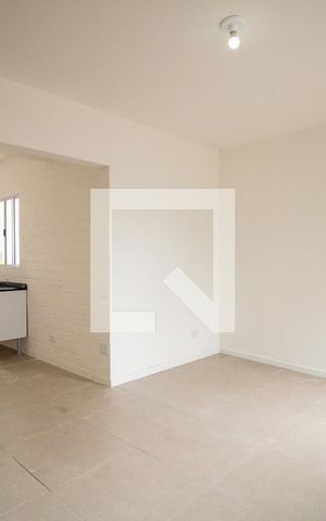 Casa para alugar com 70m², 2 quartos e sem vaga Casa para alugar com 70m², 2 quartos e sem vagaSala