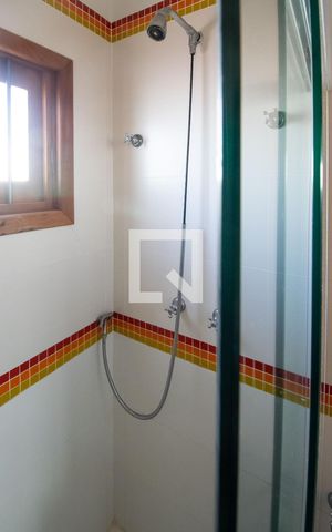 Casa à venda com 234m², 5 quartos e 4 vagas Casa à venda com 234m², 5 quartos e 4 vagasBanheiro 2