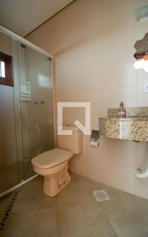 Casa à venda com 234m², 5 quartos e 4 vagas Casa à venda com 234m², 5 quartos e 4 vagasBanheiro 3