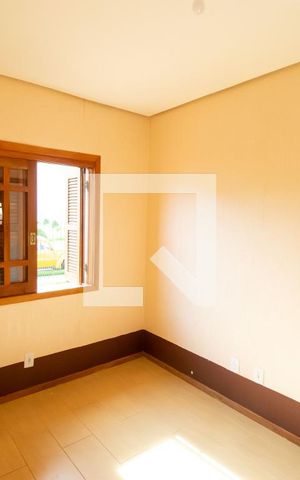 Casa à venda com 234m², 5 quartos e 4 vagas Casa à venda com 234m², 5 quartos e 4 vagasQuarto 2