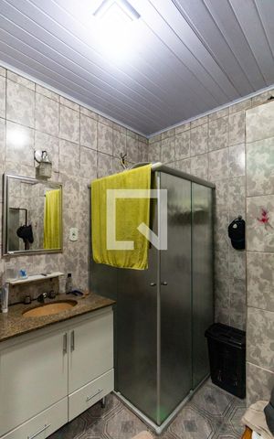 Casa à venda com 400m², 3 quartos e 3 vagas Casa à venda com 400m², 3 quartos e 3 vagasBanheiro da Suíte