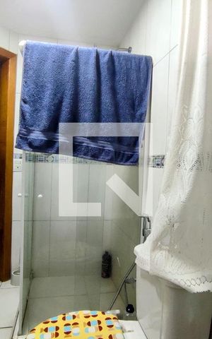 Casa de condomínio à venda com 220m², 4 quartos e 3 vagas Casa de condomínio à venda com 220m², 4 quartos e 3 vagas2º Pav - Banheiro da Suite 3 e Suite 4