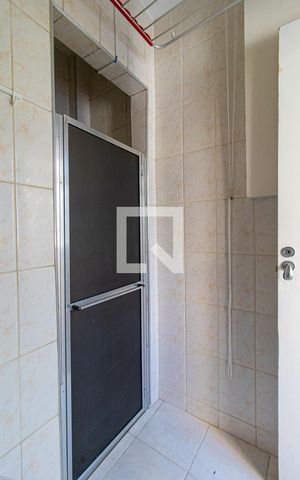 Studio para alugar com 26m², 1 quarto e sem vaga Studio para alugar com 26m², 1 quarto e sem vagaBanheiro