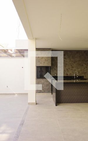 Casa de condomínio à venda com 400m², 5 quartos e 4 vagas Casa de condomínio à venda com 400m², 5 quartos e 4 vagasVaranda da Sala