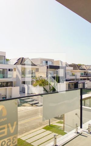 Casa de condomínio à venda com 400m², 5 quartos e 4 vagas Casa de condomínio à venda com 400m², 5 quartos e 4 vagasVista da Suíte 1