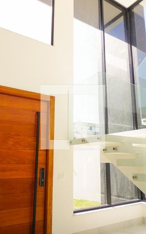 Casa de condomínio à venda com 400m², 5 quartos e 4 vagas Casa de condomínio à venda com 400m², 5 quartos e 4 vagasHall da Escada 1
