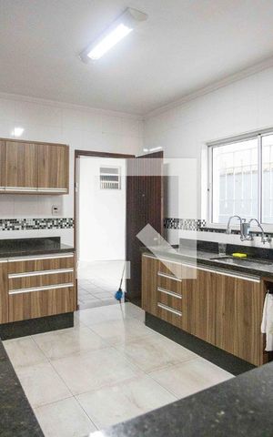 Casa à venda com 173m², 3 quartos e 2 vagasCozinha