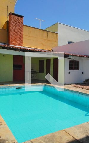 Casa à venda com 253m², 3 quartos e 2 vagasPátio _Espaço da churrasqueira _piscina