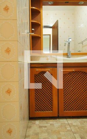 Casa à venda com 253m², 3 quartos e 2 vagasBanheiro do corredor