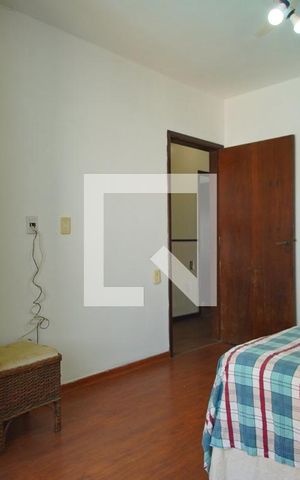 Casa à venda com 253m², 3 quartos e 2 vagasQuarto Suíte