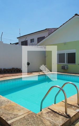 Casa à venda com 253m², 3 quartos e 2 vagasPátio _Piscina