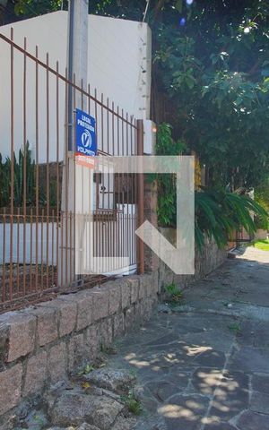 Casa à venda com 253m², 3 quartos e 2 vagasFachada