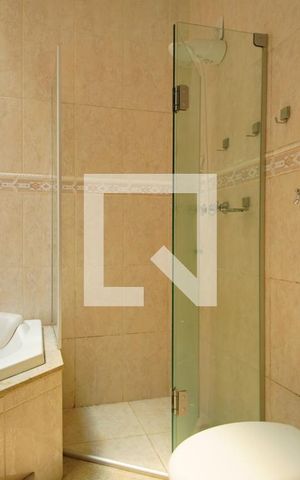 Casa à venda com 253m², 3 quartos e 2 vagasBanheiro da suíte