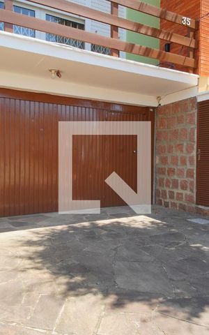 Casa à venda com 253m², 3 quartos e 2 vagasPátio _ Frente