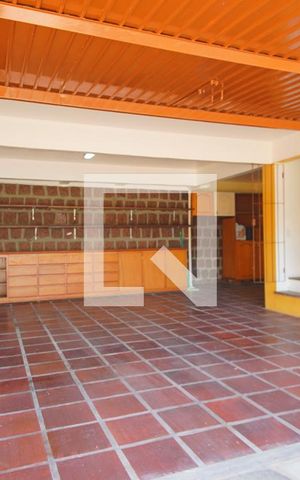 Casa à venda com 253m², 3 quartos e 2 vagasGaragem
