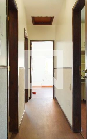Casa à venda com 253m², 3 quartos e 2 vagasCorredor