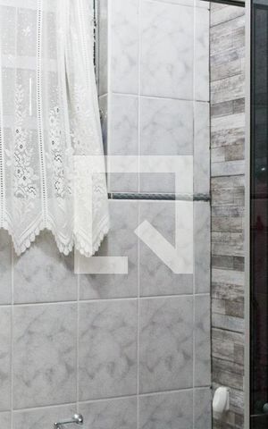 Casa à venda com 101m², 2 quartos e sem vaga Casa à venda com 101m², 2 quartos e sem vagaBanheiro