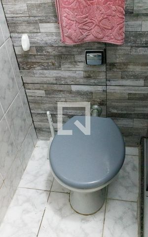 Casa à venda com 101m², 2 quartos e sem vaga Casa à venda com 101m², 2 quartos e sem vagaBanheiro