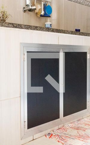 Casa à venda com 101m², 2 quartos e sem vaga Casa à venda com 101m², 2 quartos e sem vagaCozinha - Armários