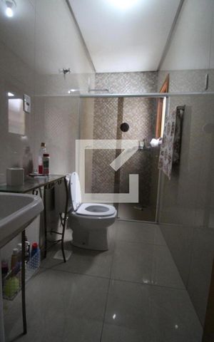 Casa para alugar com 200m², 5 quartos e 4 vagasBanheiro